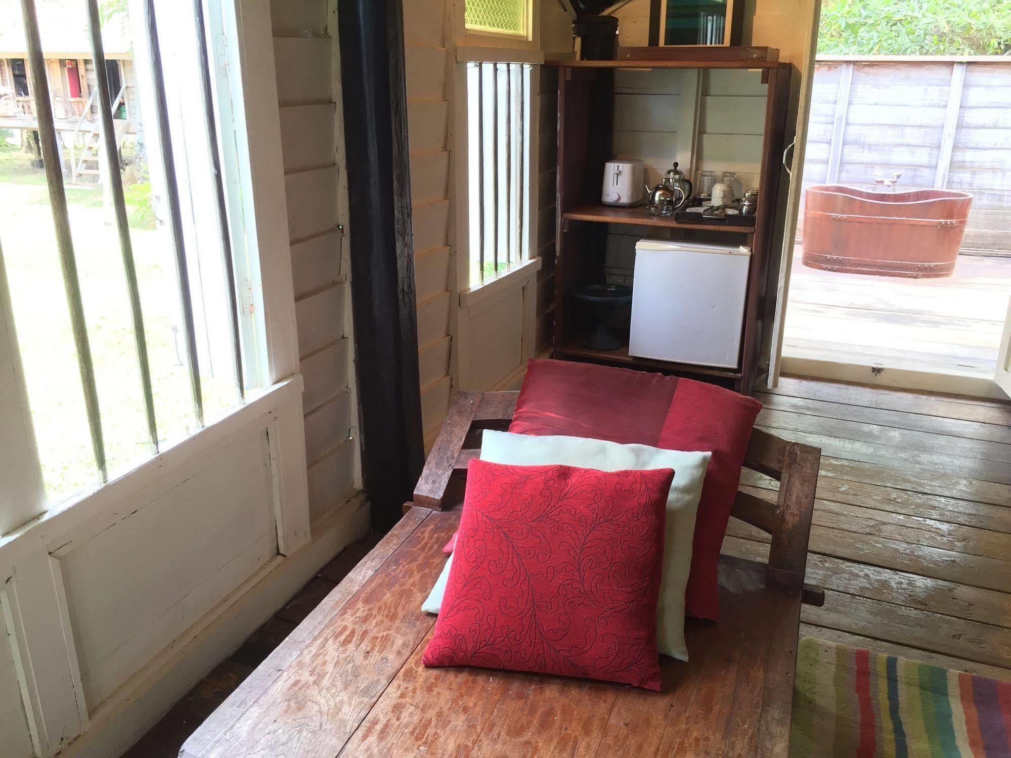 Bon Ton Antique Wooden Villas Pantai Cenang  Eksteriør billede